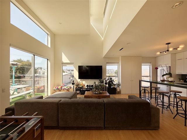 2021 Glencoe Street, Dallas, TX 75206