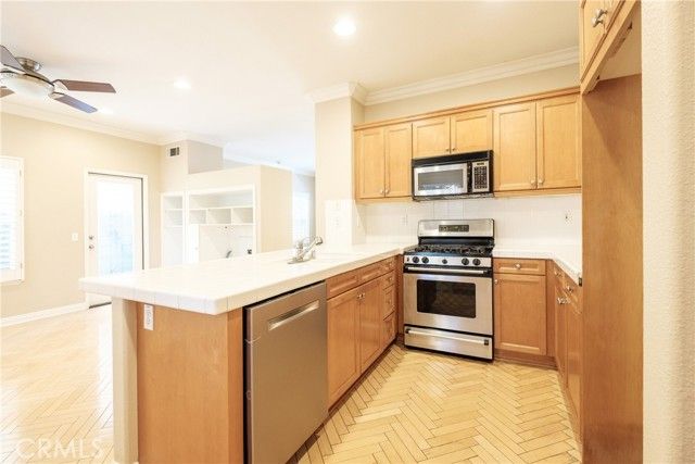 25 Periwinkle, Irvine, CA 92618