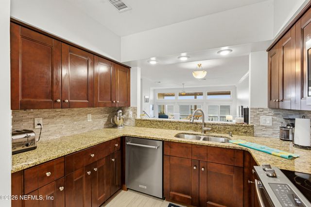 315 SCENIC POINT Lane, Fleming Island, FL 32003