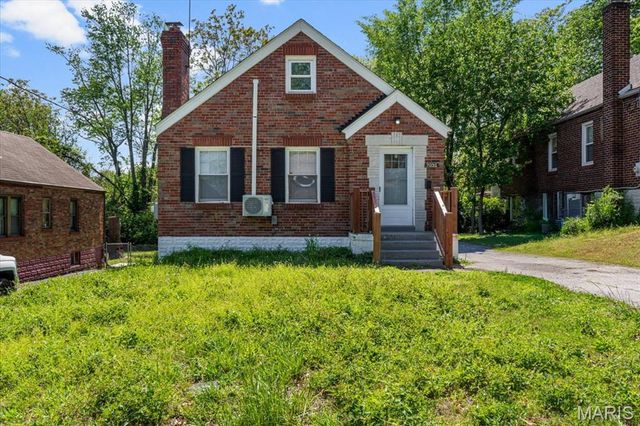 7030 Lena Avenue, St Louis, MO 63136