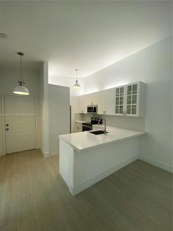 4700 NW 102nd Ave 204-23, Doral, FL 33178