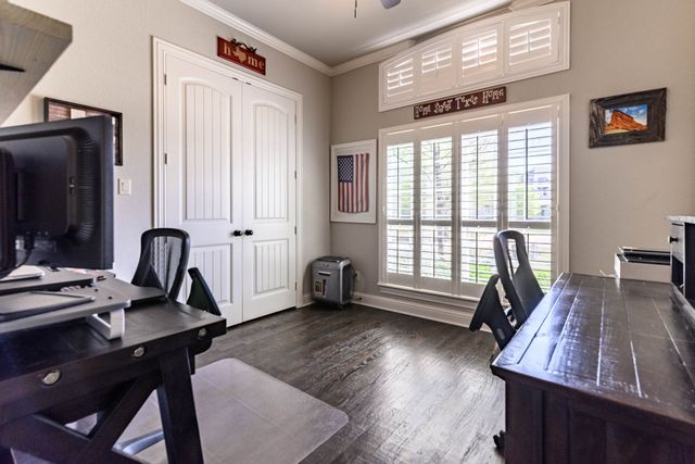 1305 Chisholm Trail Court, Midlothian, TX 76065