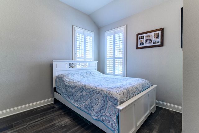 1305 Chisholm Trail Court, Midlothian, TX 76065