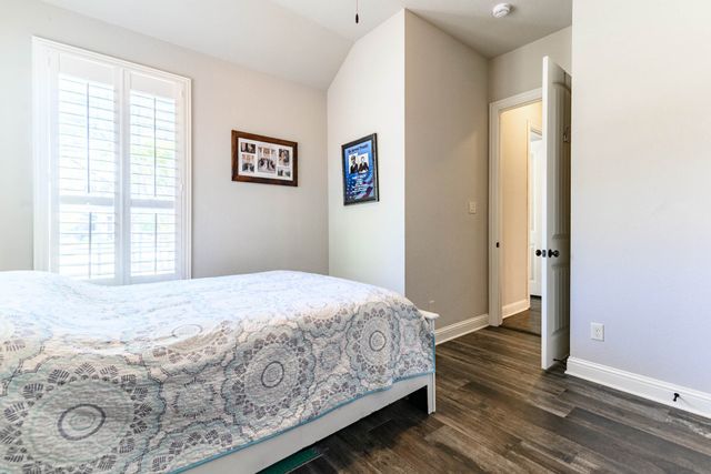 1305 Chisholm Trail Court, Midlothian, TX 76065