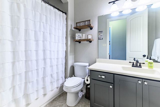 1305 Chisholm Trail Court, Midlothian, TX 76065