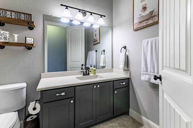 1305 Chisholm Trail Court, Midlothian, TX 76065