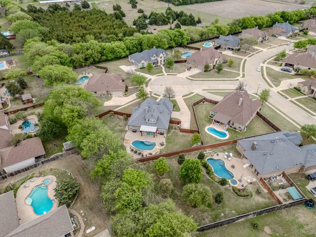 1305 Chisholm Trail Court, Midlothian, TX 76065