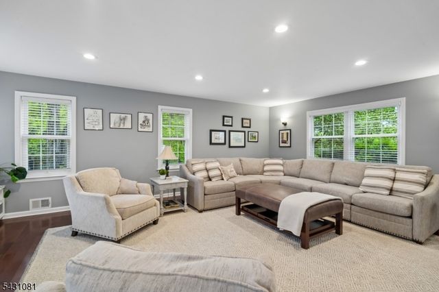 65 Coddington Dr, New Providence Boro, NJ 07974