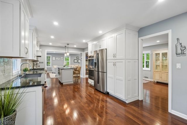 65 Coddington Dr, New Providence Boro, NJ 07974