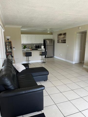 898 NW 45th Ave 42, Miami, FL 33126