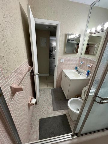 898 NW 45th Ave 42, Miami, FL 33126