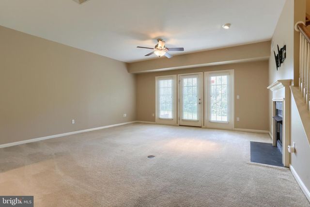 731 CREEKSIDE DR, Hummelstown, PA 17036