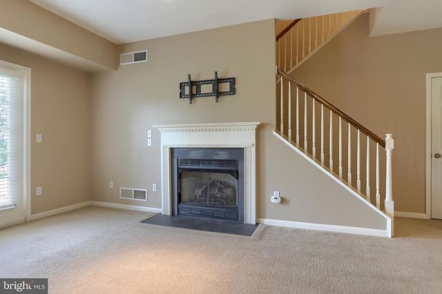 731 CREEKSIDE DR, Hummelstown, PA 17036