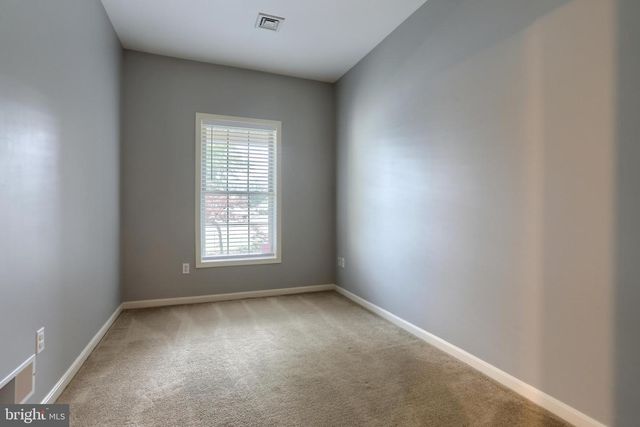 731 CREEKSIDE DR, Hummelstown, PA 17036