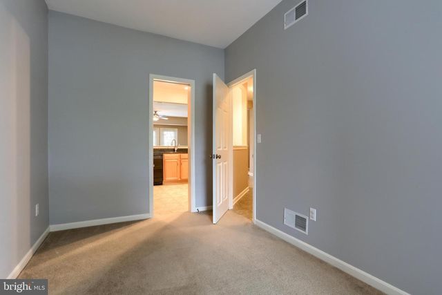 731 CREEKSIDE DR, Hummelstown, PA 17036