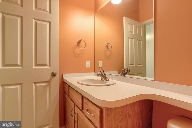 731 CREEKSIDE DR, Hummelstown, PA 17036