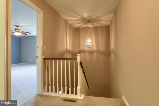 731 CREEKSIDE DR, Hummelstown, PA 17036