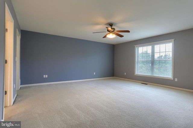 731 CREEKSIDE DR, Hummelstown, PA 17036