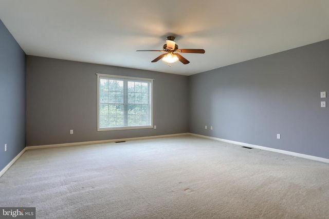 731 CREEKSIDE DR, Hummelstown, PA 17036