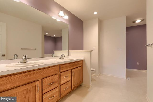 731 CREEKSIDE DR, Hummelstown, PA 17036