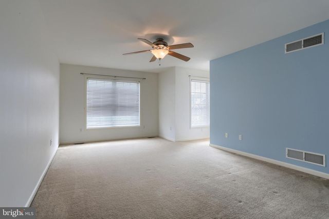 731 CREEKSIDE DR, Hummelstown, PA 17036