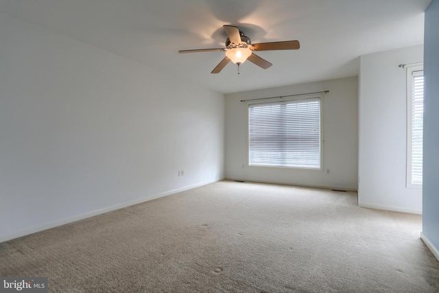 731 CREEKSIDE DR, Hummelstown, PA 17036