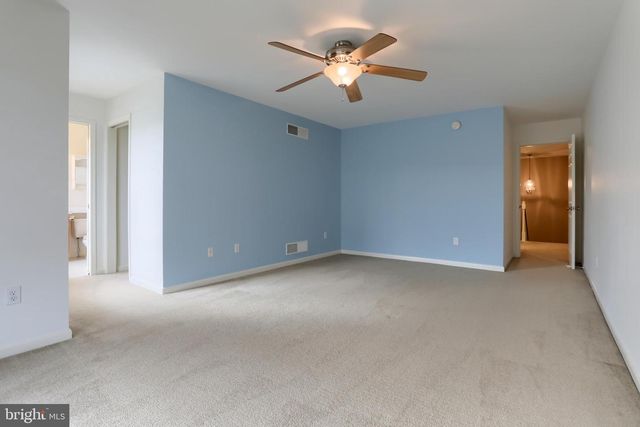 731 CREEKSIDE DR, Hummelstown, PA 17036