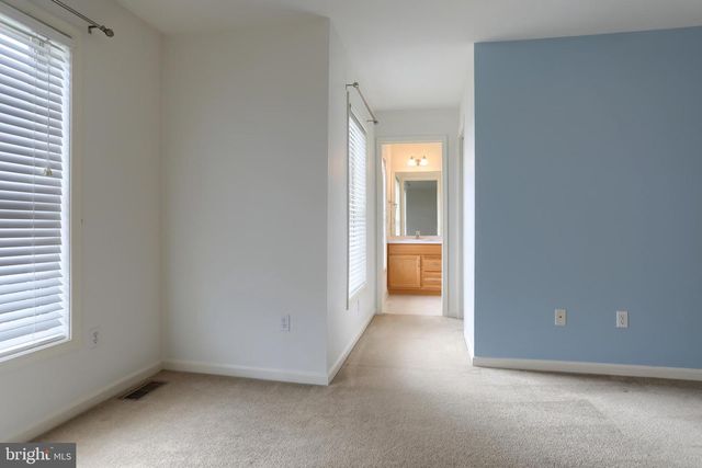 731 CREEKSIDE DR, Hummelstown, PA 17036