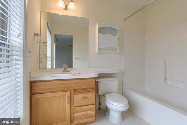 731 CREEKSIDE DR, Hummelstown, PA 17036