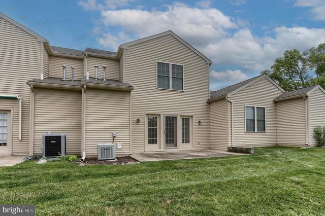 731 CREEKSIDE DR, Hummelstown, PA 17036