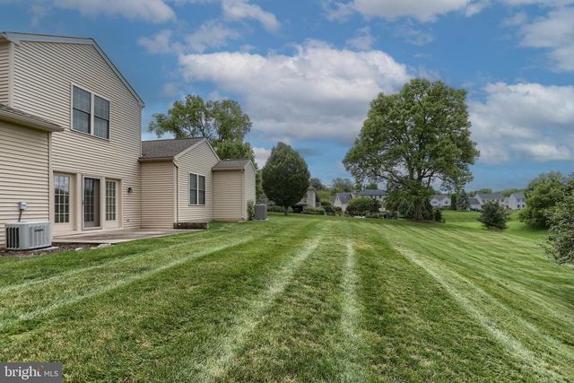 731 CREEKSIDE DR, Hummelstown, PA 17036