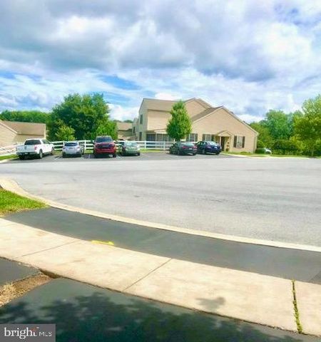 731 CREEKSIDE DR, Hummelstown, PA 17036