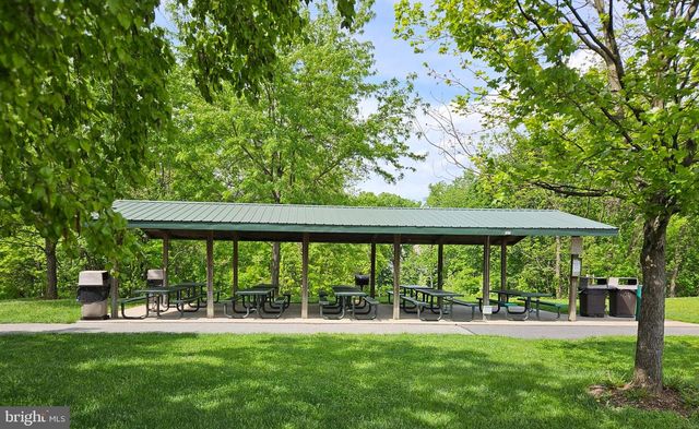 731 CREEKSIDE DR, Hummelstown, PA 17036