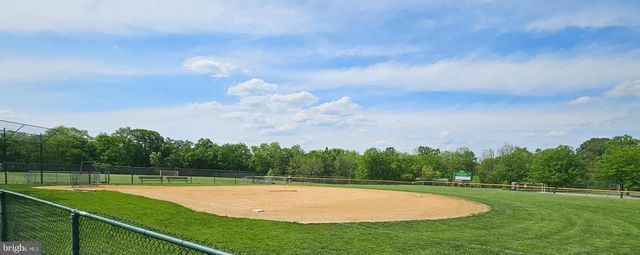 731 CREEKSIDE DR, Hummelstown, PA 17036