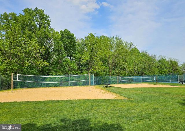 731 CREEKSIDE DR, Hummelstown, PA 17036