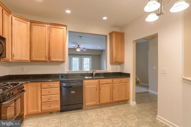 731 CREEKSIDE DR, Hummelstown, PA 17036