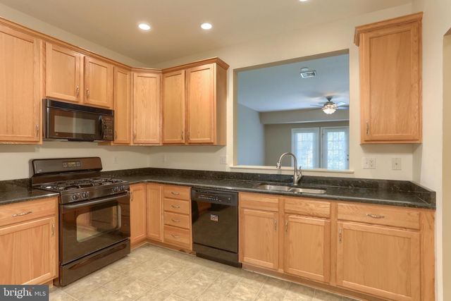 731 CREEKSIDE DR, Hummelstown, PA 17036