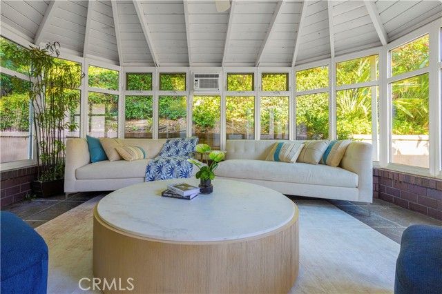 82 Winslow, Irvine, CA 92620