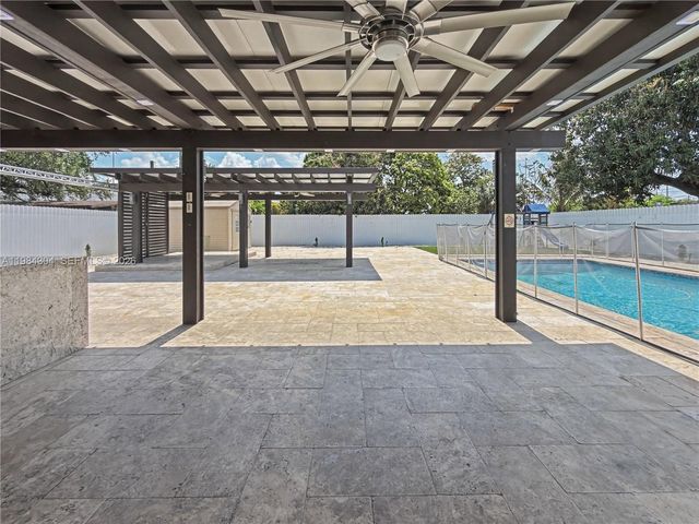 660 S Biscayne River Dr, Miami, FL 33169