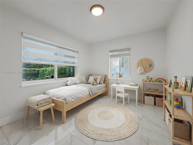 660 S Biscayne River Dr, Miami, FL 33169