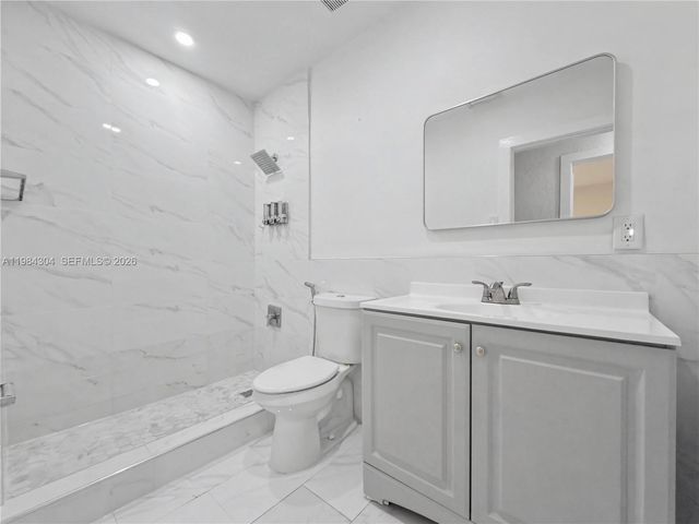 660 S Biscayne River Dr, Miami, FL 33169