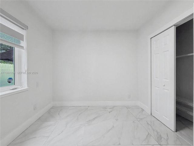 660 S Biscayne River Dr, Miami, FL 33169