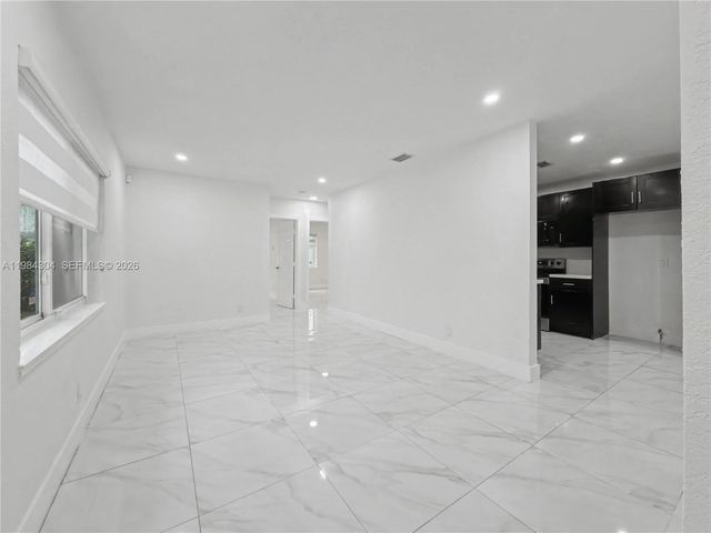 660 S Biscayne River Dr, Miami, FL 33169