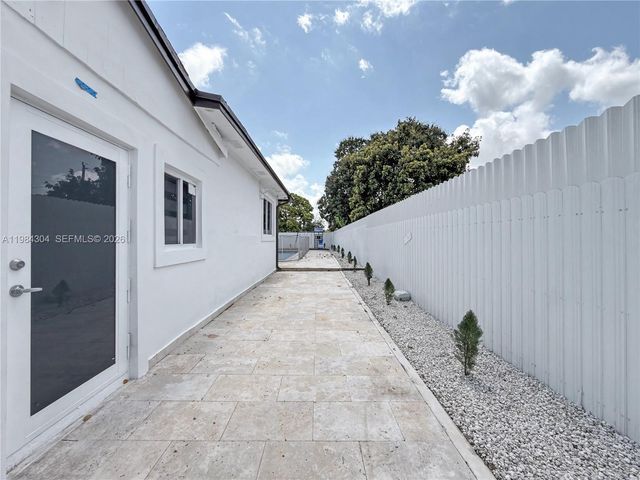 660 S Biscayne River Dr, Miami, FL 33169