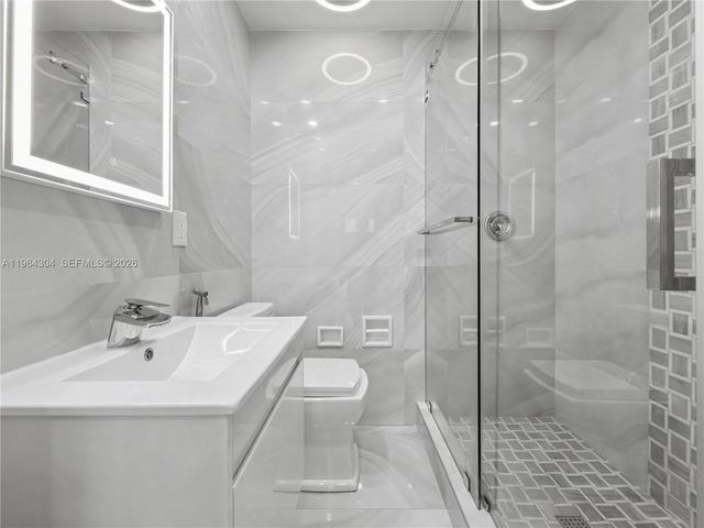 660 S Biscayne River Dr, Miami, FL 33169