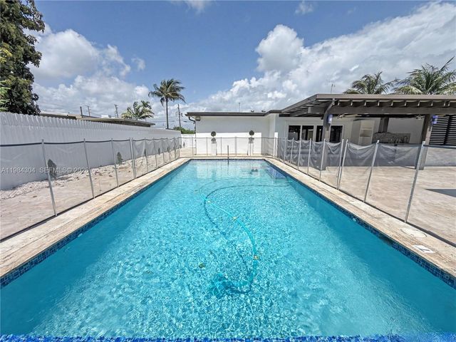 660 S Biscayne River Dr, Miami, FL 33169