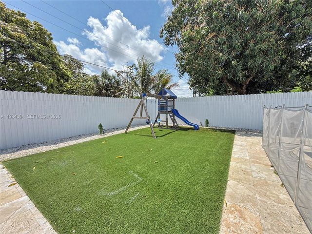 660 S Biscayne River Dr, Miami, FL 33169