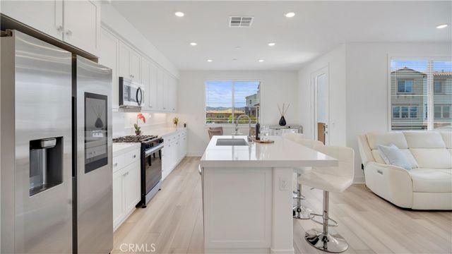 510 Bluegrass Way, Rancho Mission Viejo, CA 92694