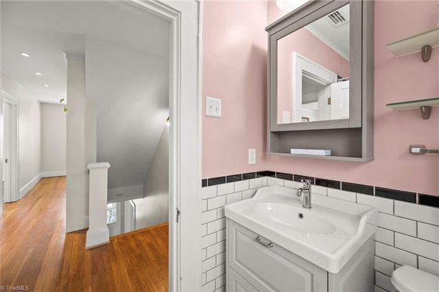 1106 West End Boulevard, Winston-salem, NC 27101