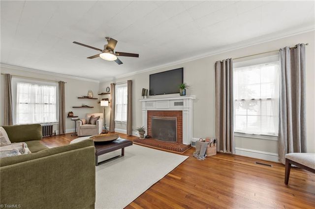 1106 West End Boulevard, Winston-salem, NC 27101